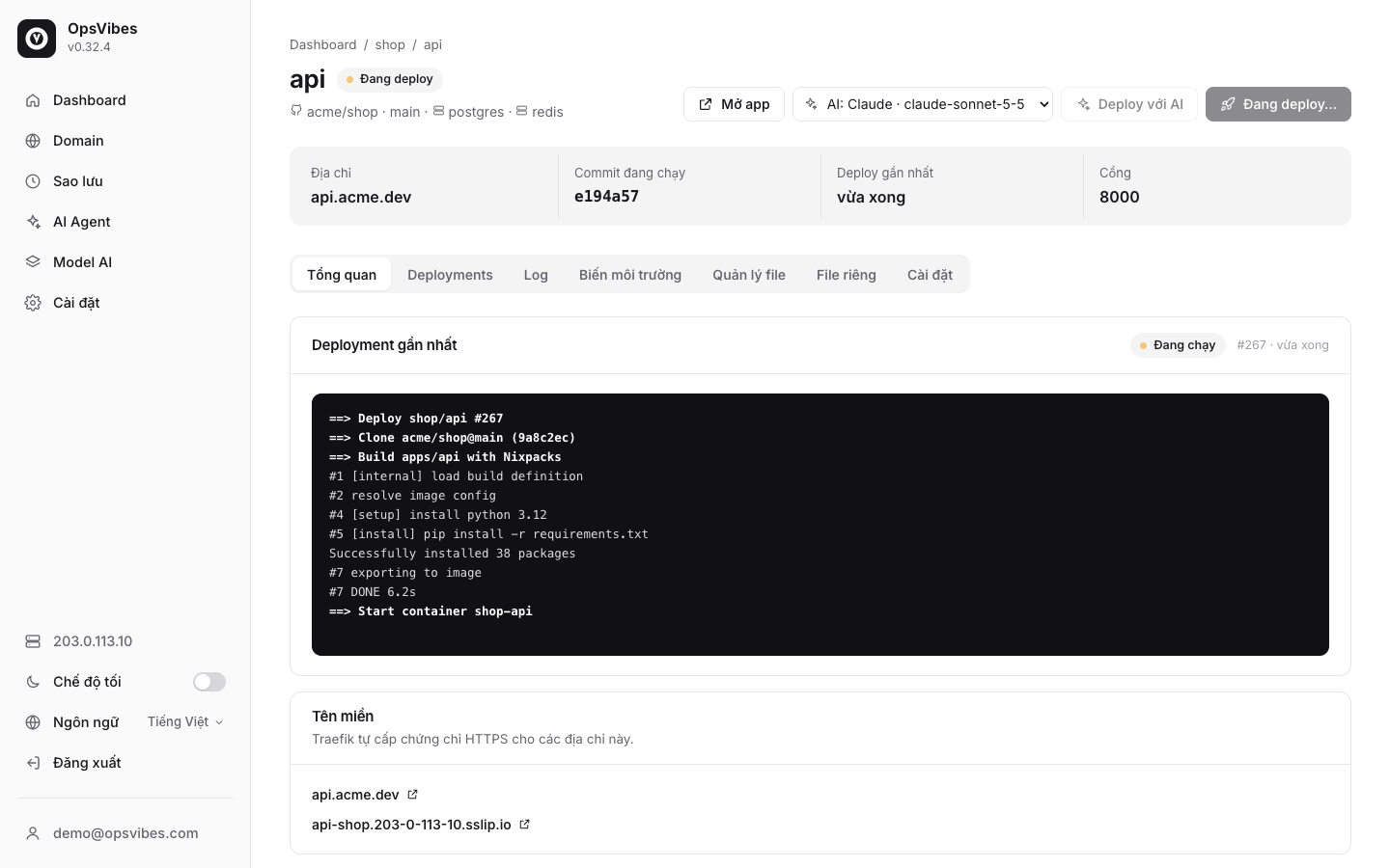 Service đang deploy với log build theo thời gian thực